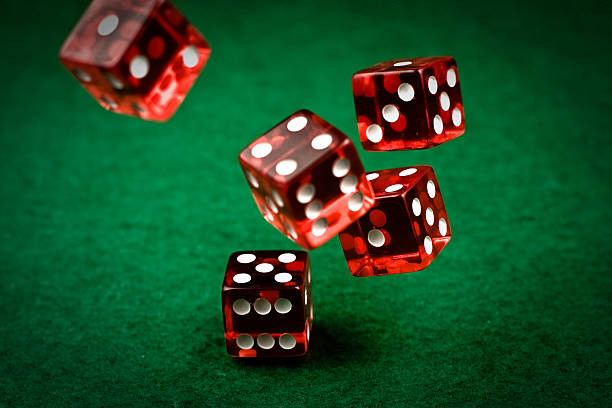 Live match interface showing Cash Out button and real-time payout value